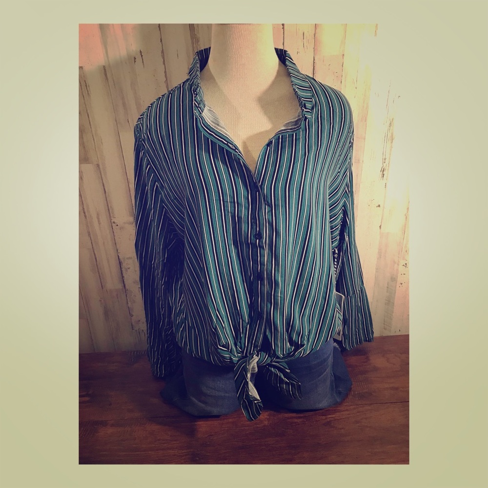Iris las Angeles long sleeve ties top